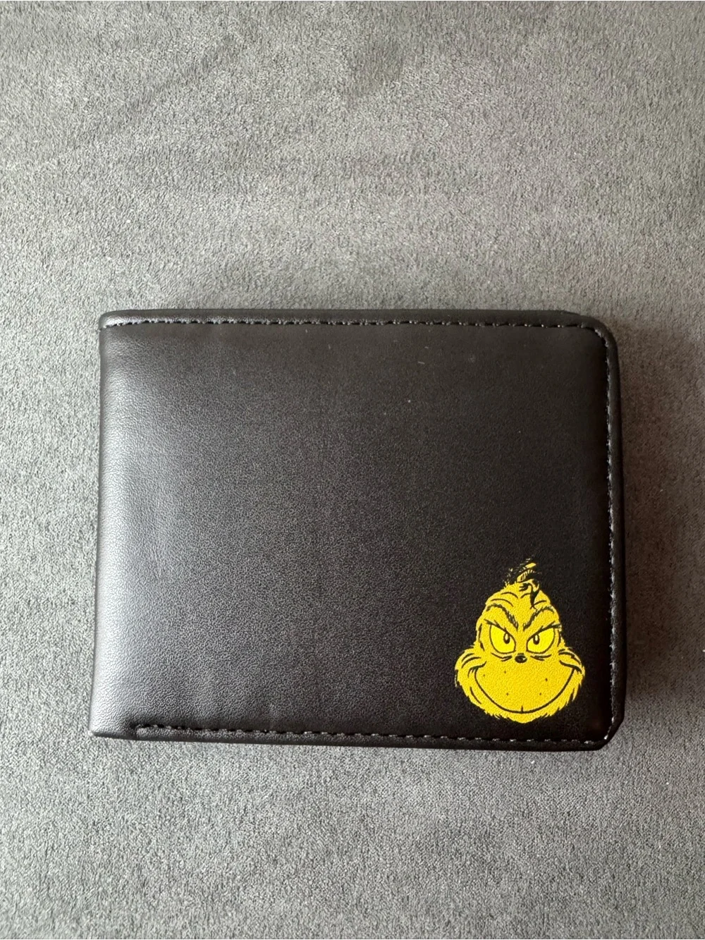 Bioworld Dr. Seuss The Grinch Black Red Bifold Wallet ID Window Card Holder